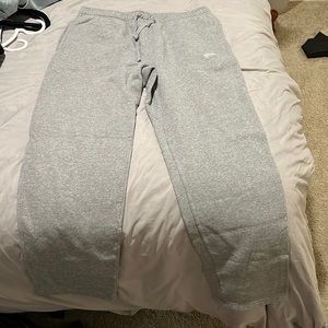 Grey men’s tall sweatpants